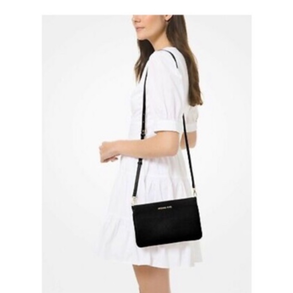 MICHAEL KORS LARGE TRIPLE XBODY BAG
NAVY COLOR - Picture 8 of 16